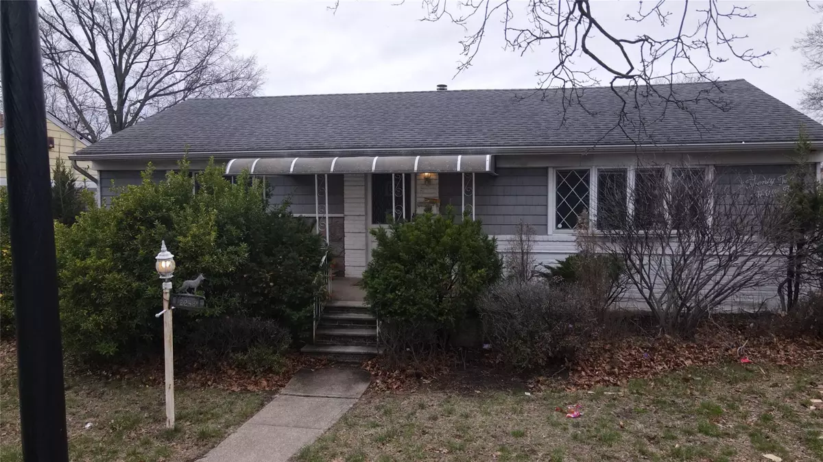 Elmont, NY 11003,2243 Leighton RD