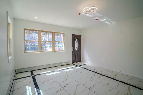 Jamaica, NY 11435,109-63 141 ST