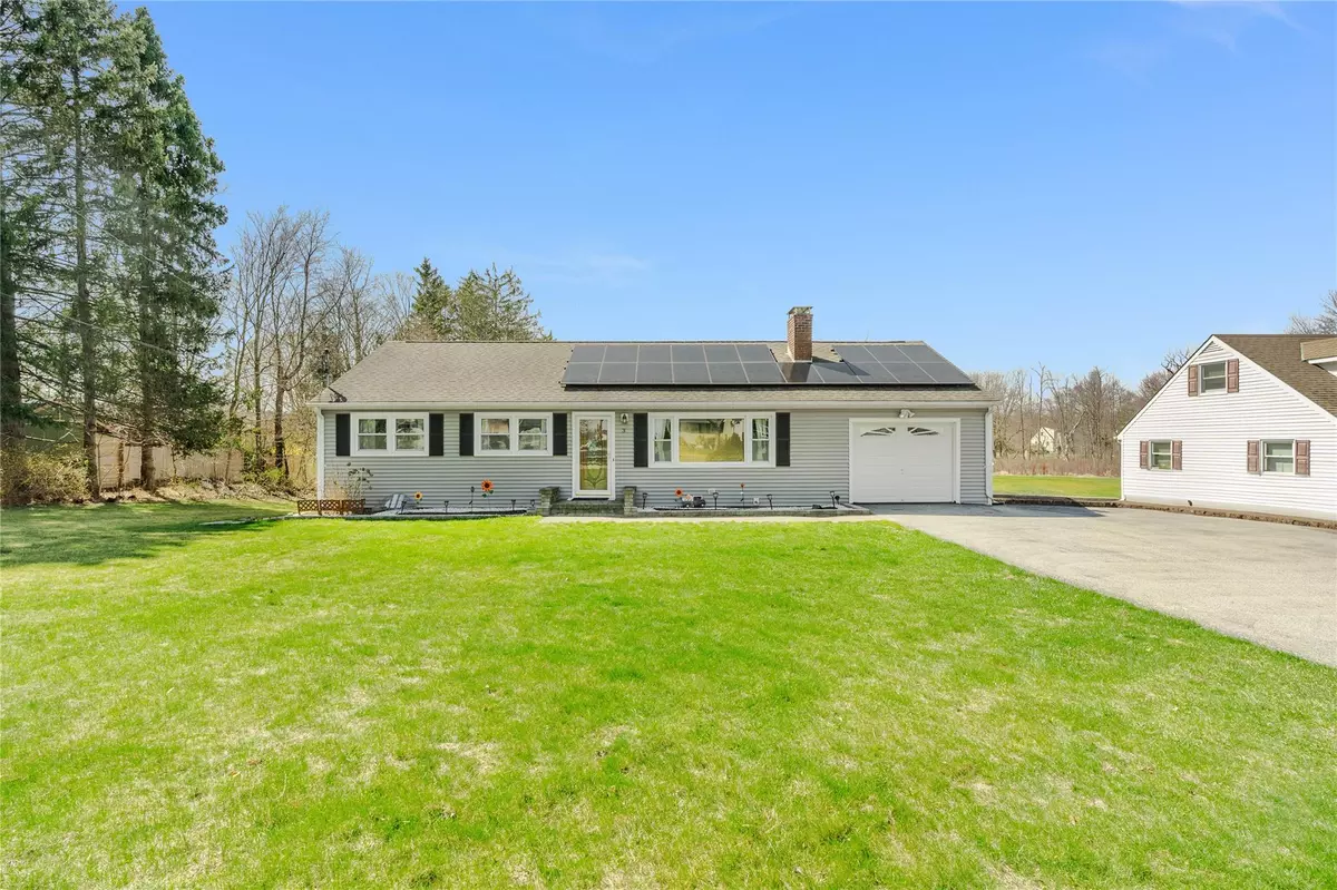 Pleasant Valley, NY 12569,3 Nied DR