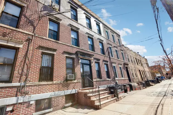 30-67 42nd ST, Astoria, NY 11103