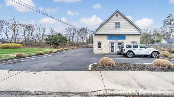 38 Sheep Pasture RD, Port Jefferson, NY 11777