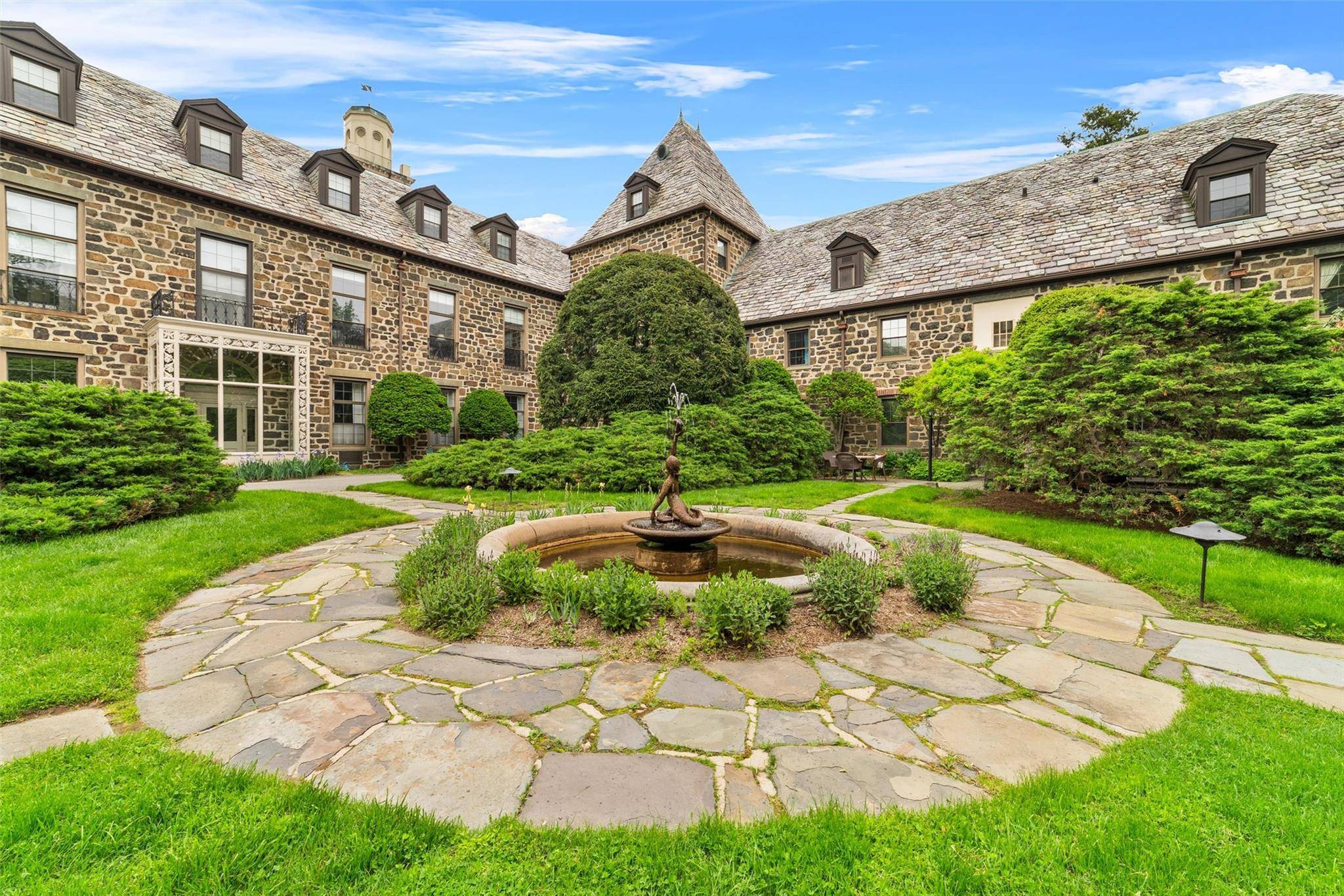 Cortlandt Manor, NY 10567,341 Furnace Dock Rd #5