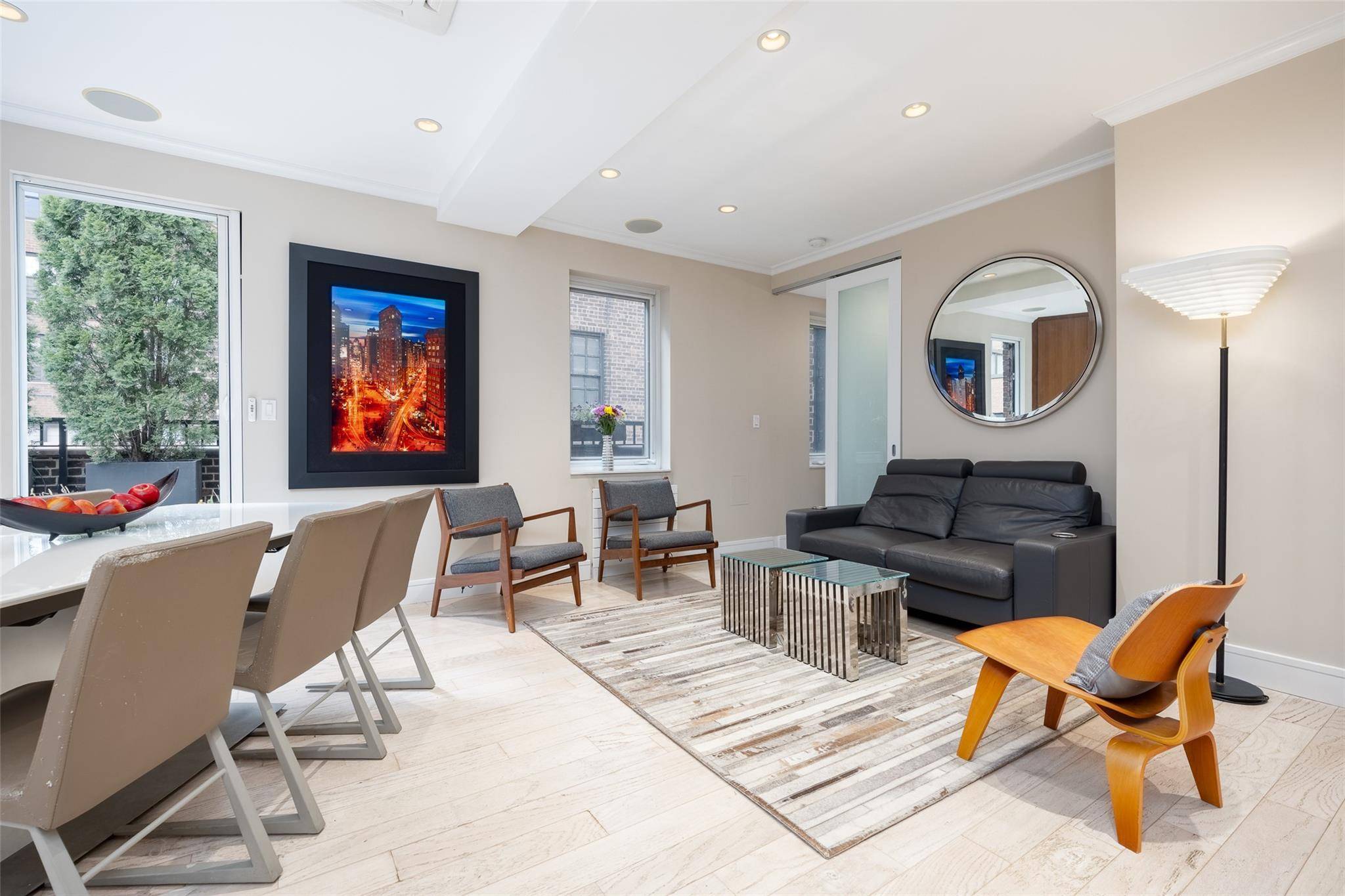 New York (manhattan), NY 10017,314 E 41st ST #PH2B