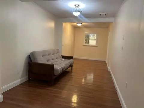 Warwick, NY 10990,36 Oakland AVE #1
