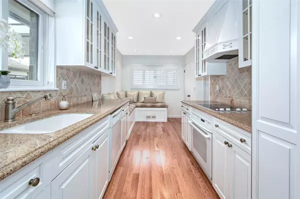 Rye, NY 10580,55 Waters Edge #55