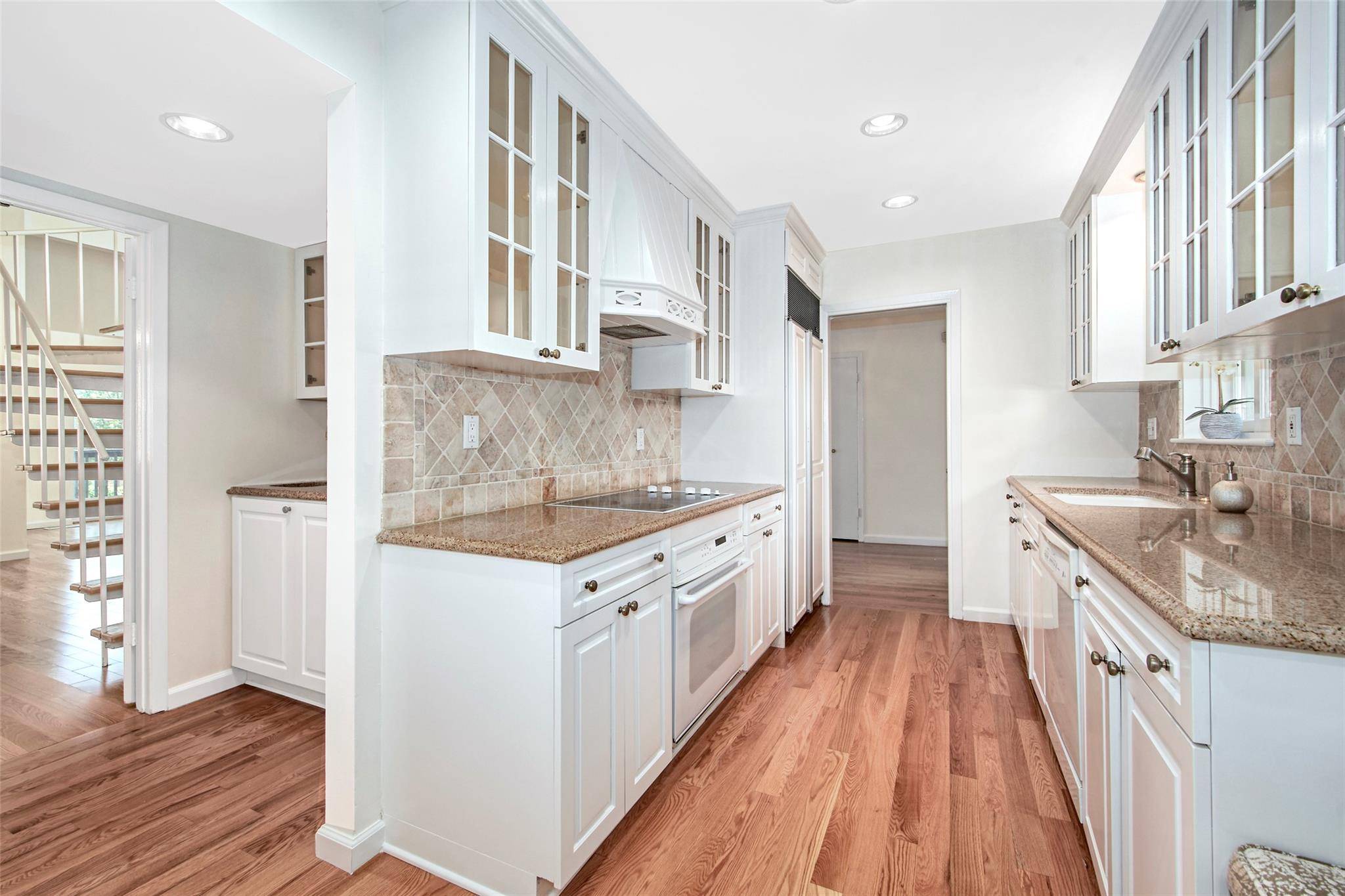 Rye, NY 10580,55 Waters Edge #55