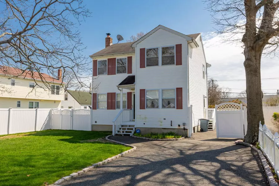 390 46th ST, Copiague, NY 11726