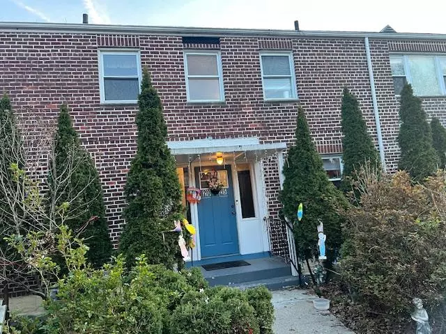 Whitestone, NY 11357,20-25 Parsons BLVD