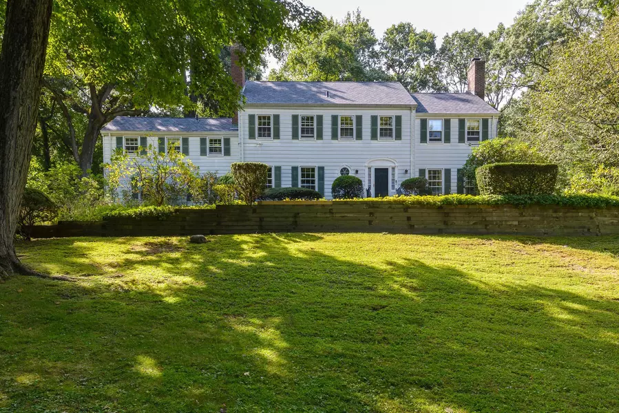 36 The Glen, Locust Valley, NY 11560