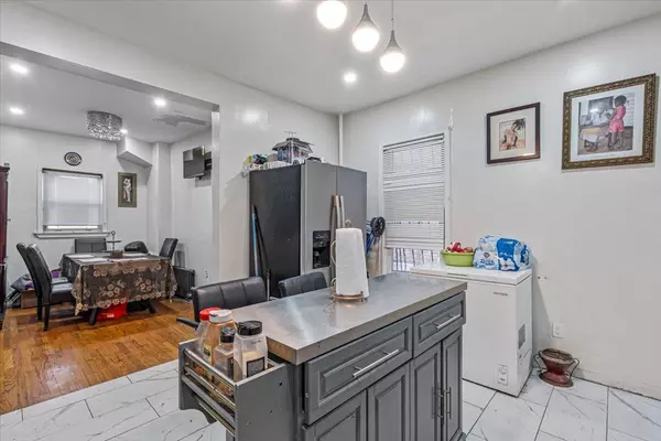 Bronx, NY 10452,1224 Shakespeare AVE