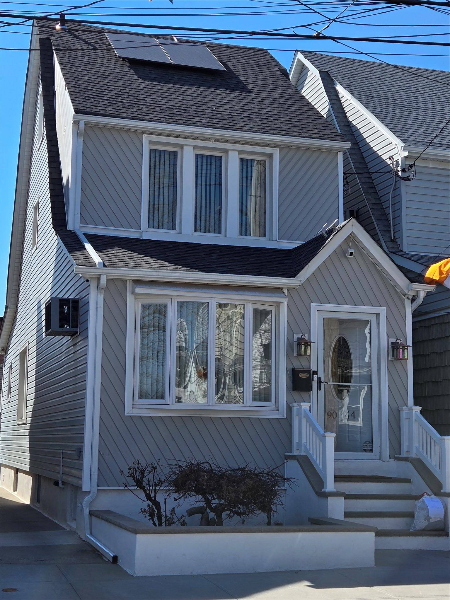 90-44 Desarc RD,  Ozone Park,  NY 11417