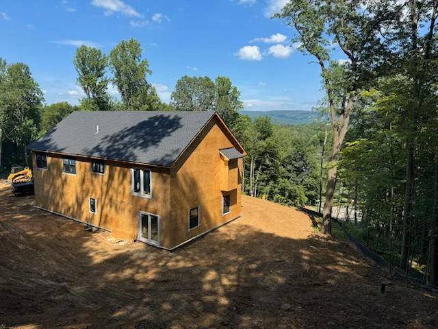 14 Foxwood TER, Patterson, NY 12563