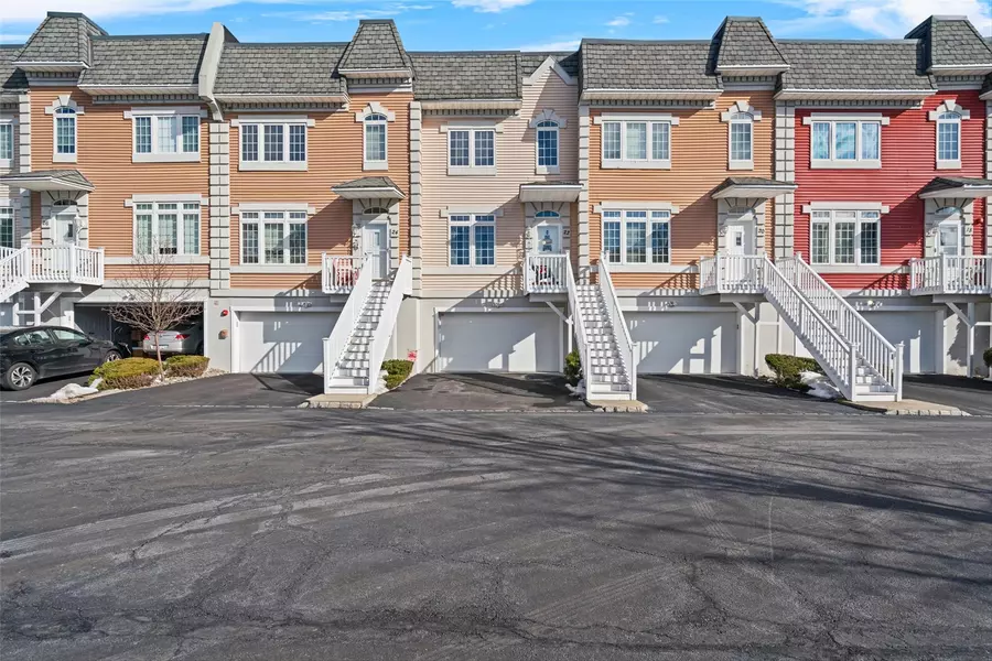 22 Alexander CT, Nanuet, NY 10954