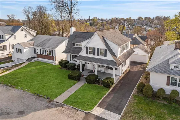 Yonkers, NY 10703,353 Bellevue AVE