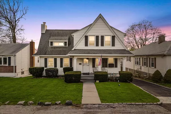 Yonkers, NY 10703,353 Bellevue AVE