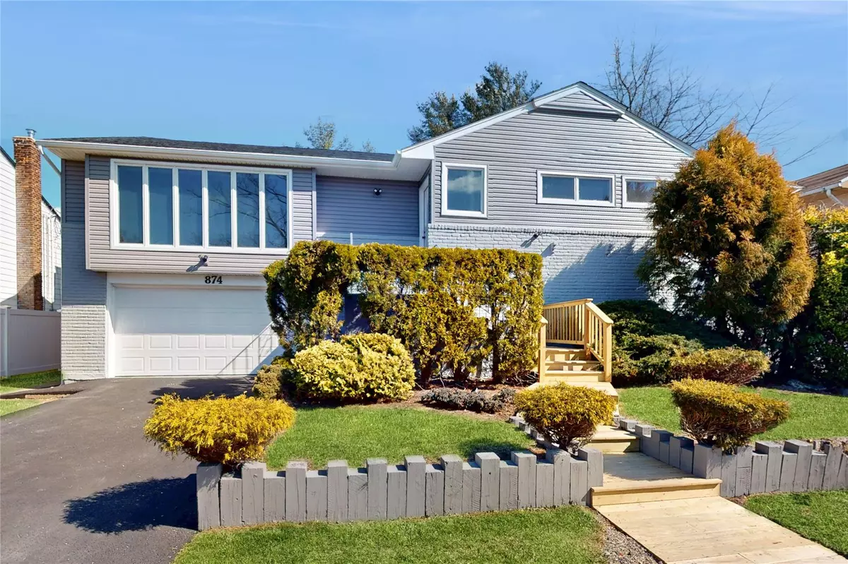 North Woodmere, NY 11581,874 Woodmere DR