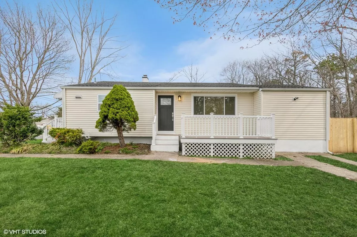 East Patchogue, NY 11772,277 Louise AVE