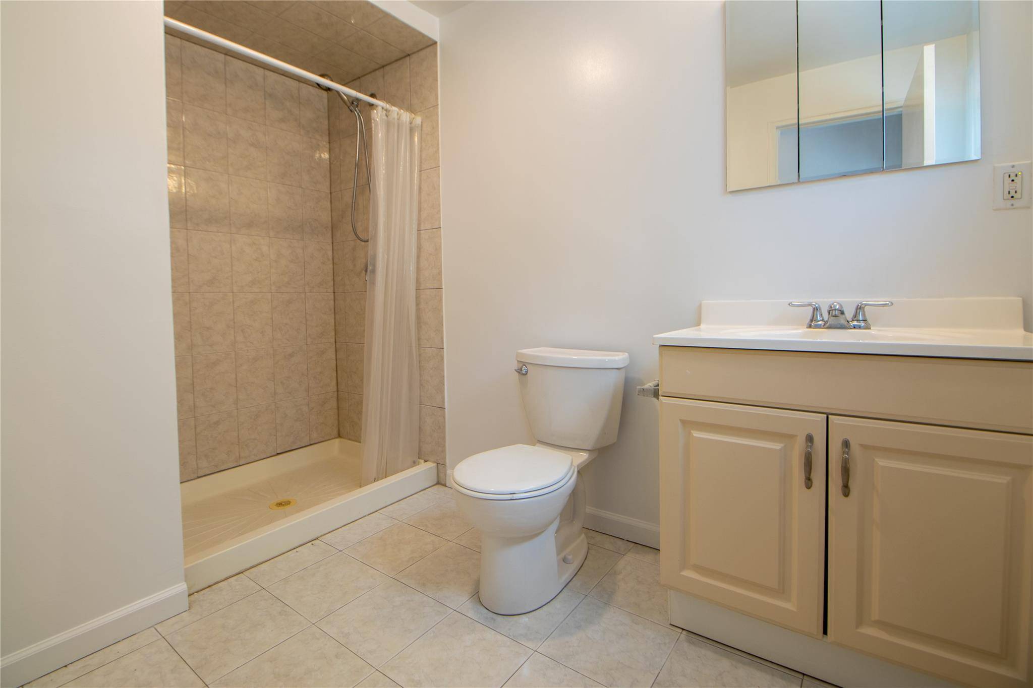 East Northport, NY 11731,31 Cherrywood DR