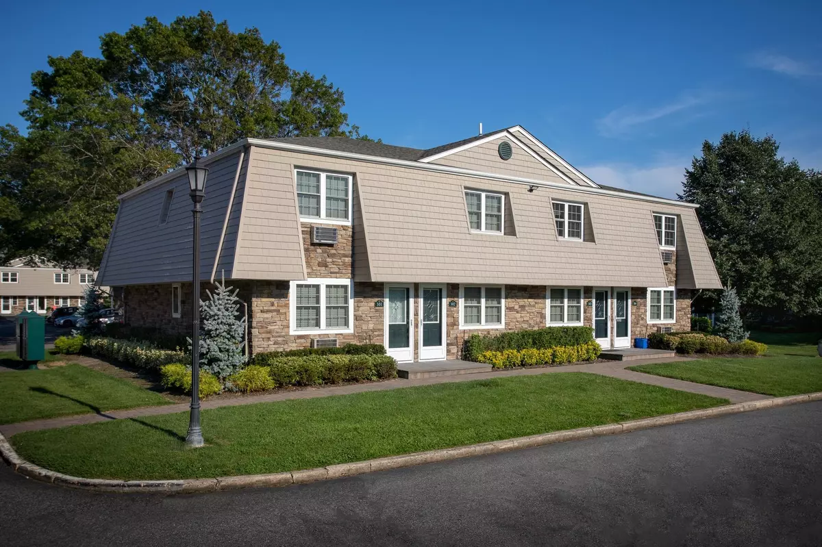 Bayport, NY 11705,100 Imperial #I1113