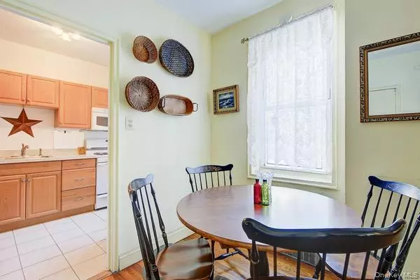 Rego Park, NY 11374,63-61 99th ST #A4