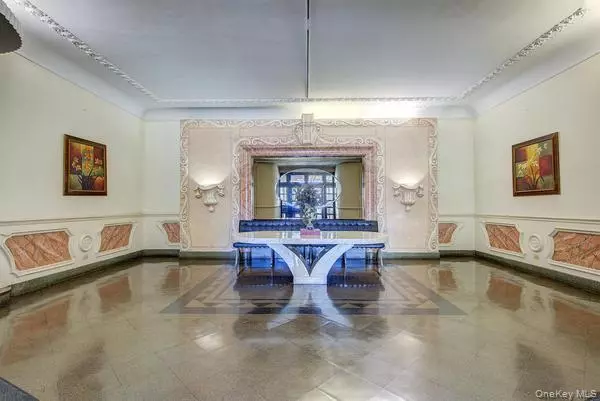 Rego Park, NY 11374,63-61 99th ST #A4