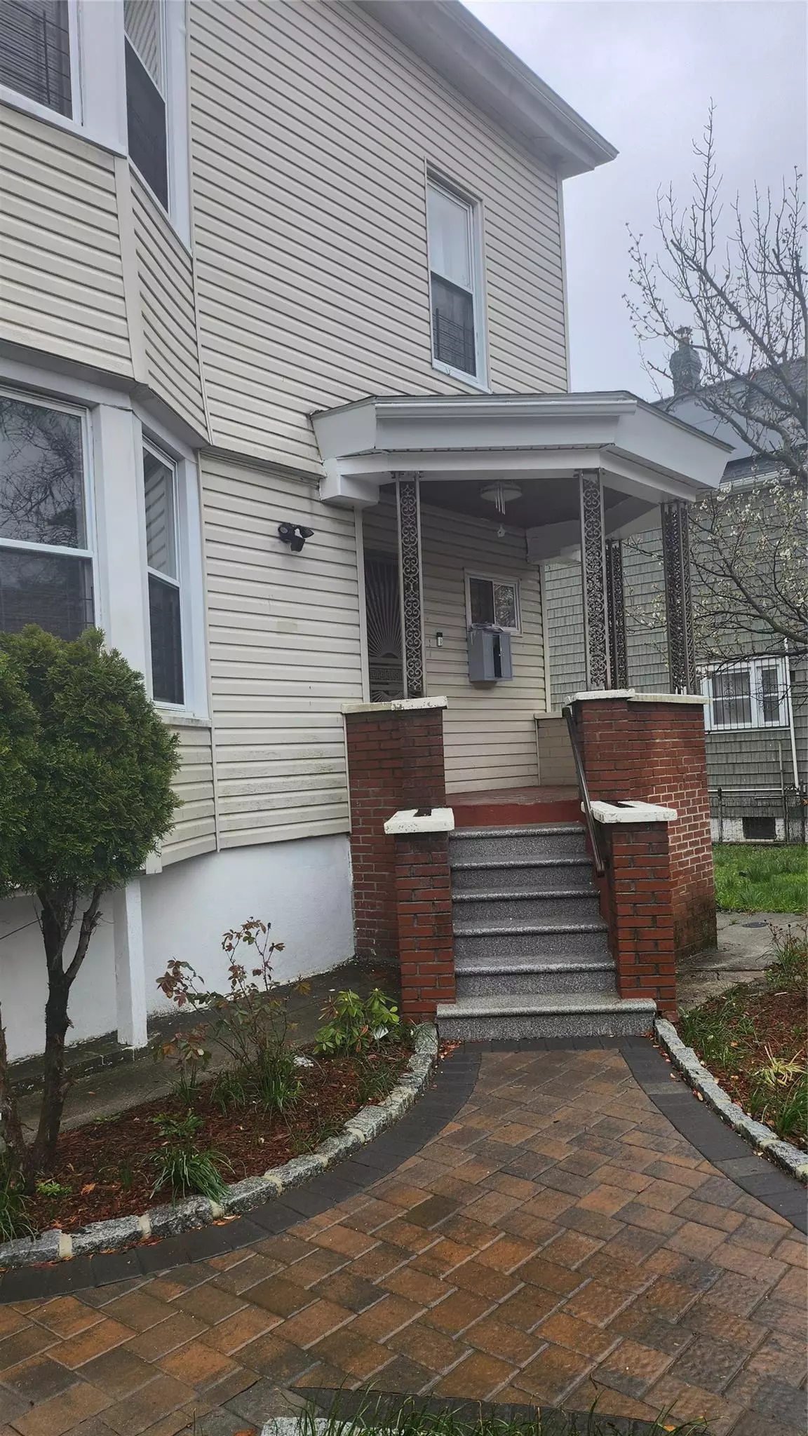 Bronx, NY 10467,846 215th. ST