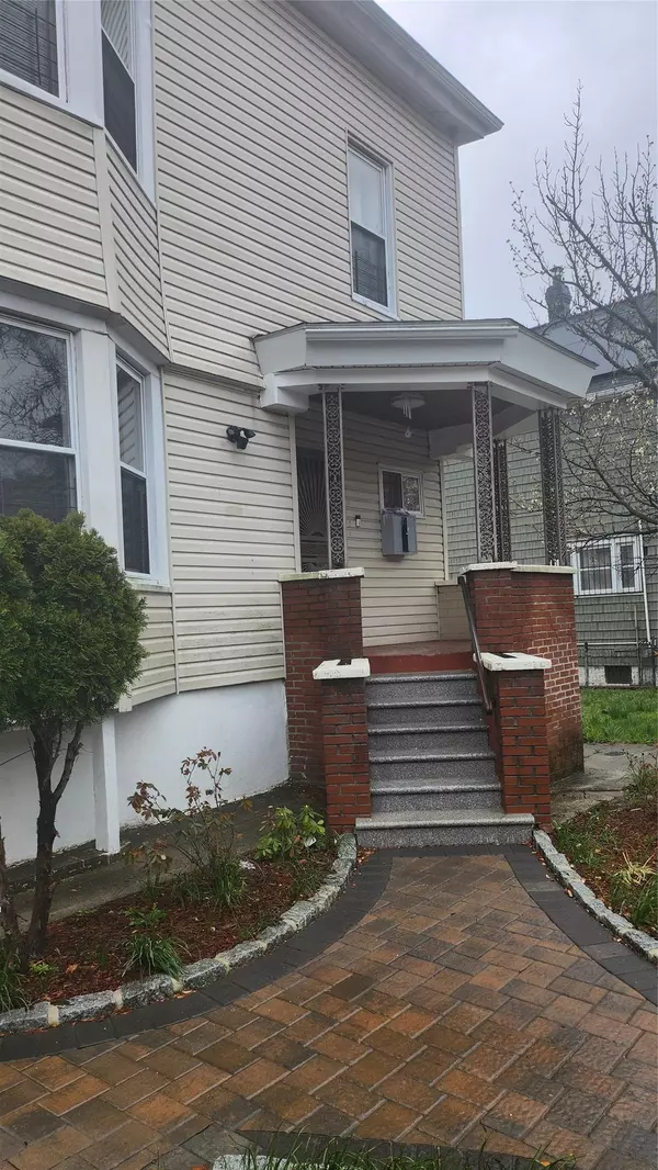 846 215th. ST, Bronx, NY 10467