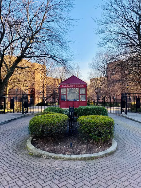 Flushing, NY 11367,150-25 72 nd Rd #1E
