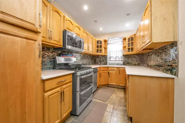 Brooklyn, NY 11207,90 Louisiana AVE