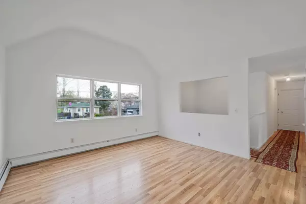 Farmingville, NY 11738,55 Woodycrest AVE