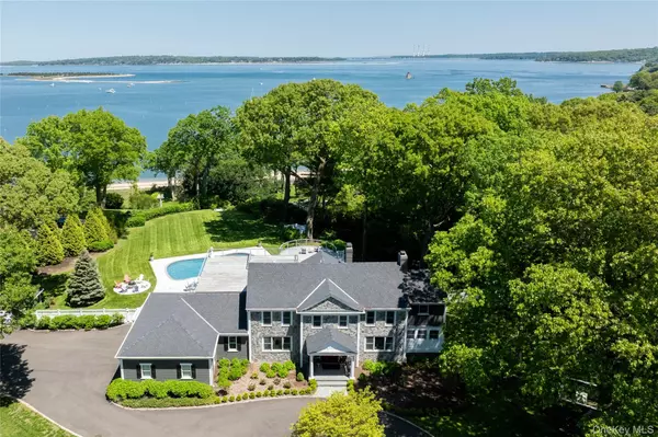 Lloyd Harbor, NY 11743,14 Heather LN