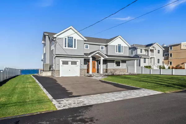 Shirley, NY 11967,72 Grandview DR