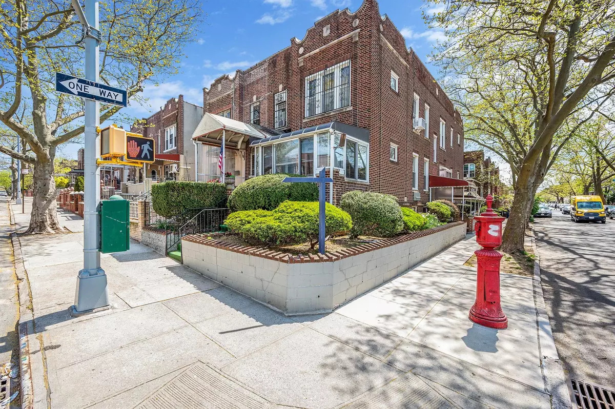 East Elmhurst, NY 11370,7902 32nd AVE