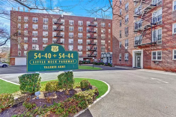 54-44 Little Neck Pkwy #3R, Little Neck, NY 11362