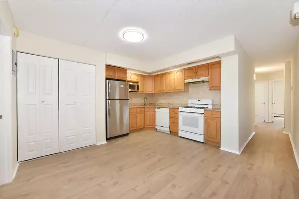 Flushing, NY 11354,25-56 120th ST #2C