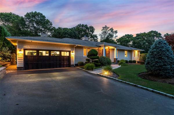 32 Rolling Hill RD, Hampton Bays, NY 11946