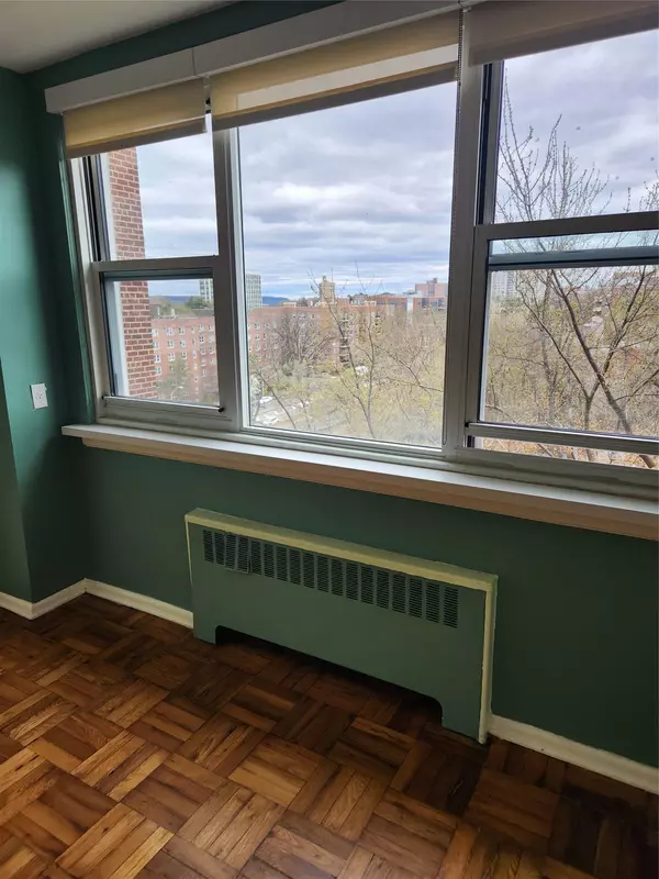 Bronx, NY 10463,80 Knolls CRES #8L