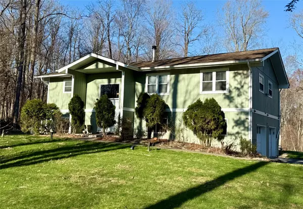 110 Mahopac AVE, Granite Springs, NY 10527