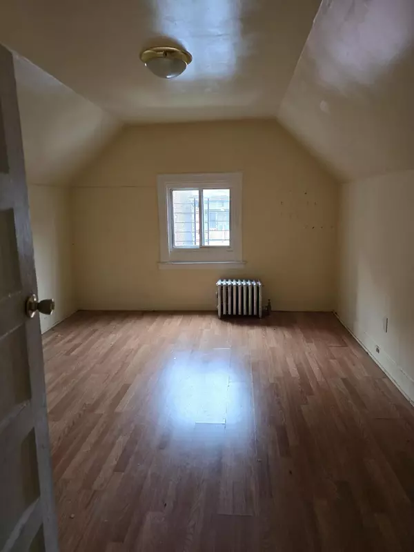 Bronx, NY 10458,2703 Bainbridge AVE