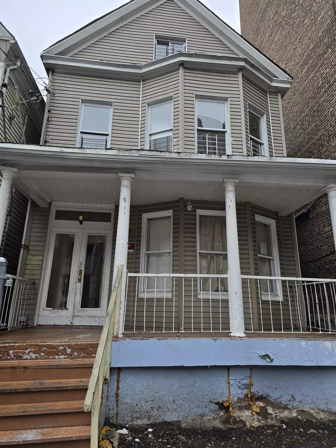 Bronx, NY 10458,2703 Bainbridge AVE