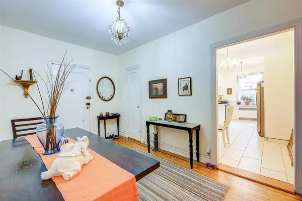 Kew Gardens, NY 11415,117-01 Park Lane South #B3H