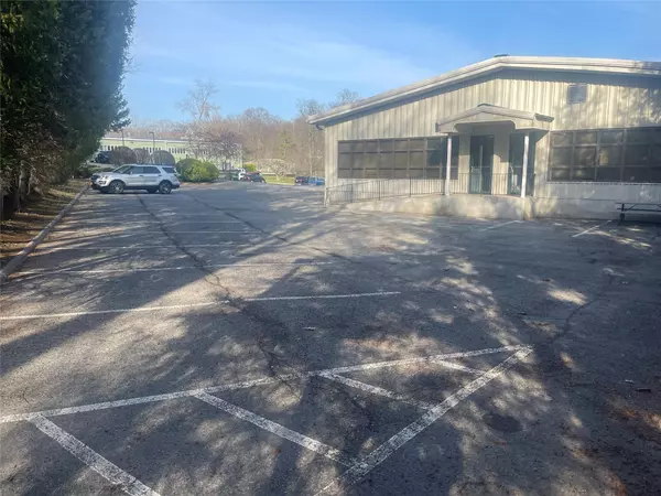 Briarcliff Manor, NY 10510,515 North State Road #Rear Parking Lot