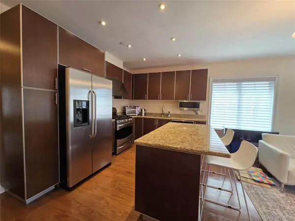 College Point, NY 11356,337 Park CRES