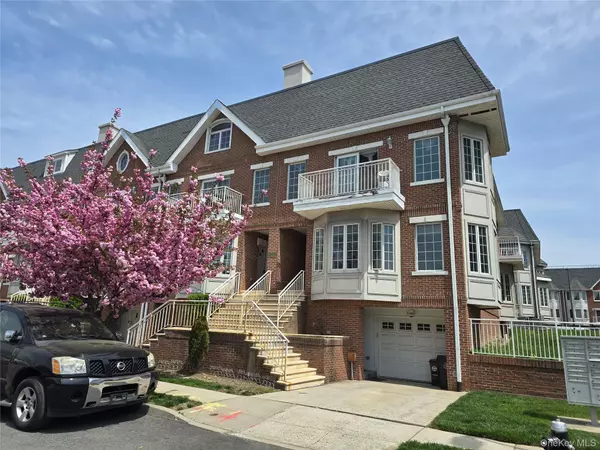 College Point, NY 11356,337 Park CRES