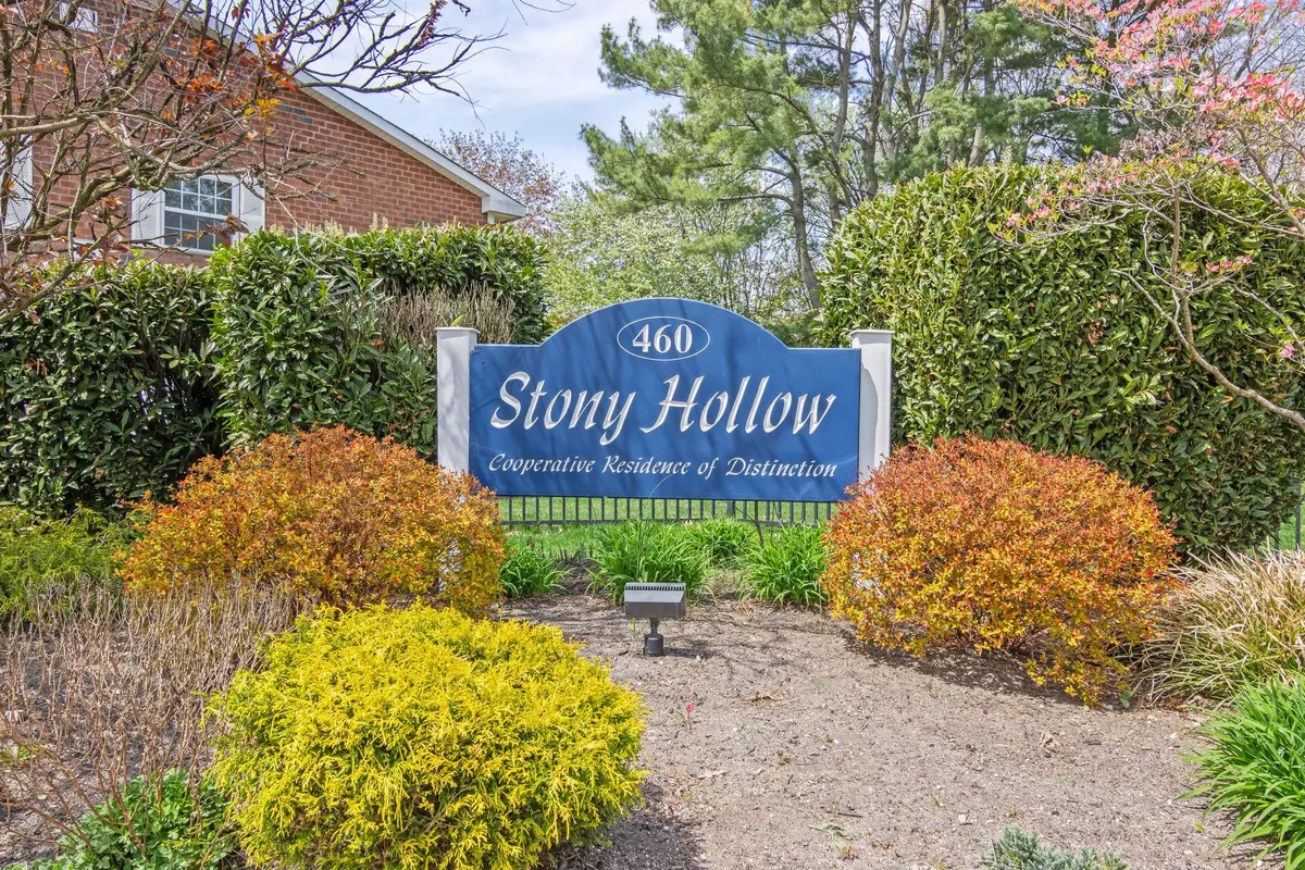 Port Jefferson Station, NY 11776,460 Old Town RD #25M