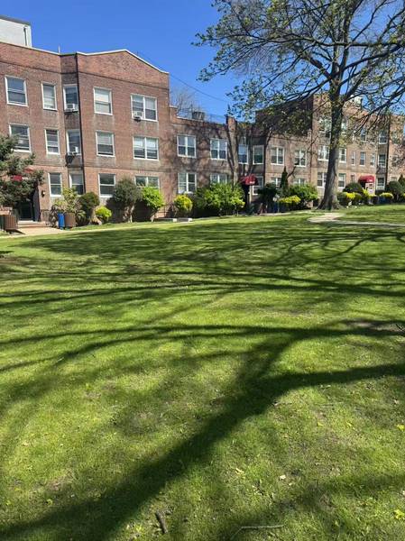 141-13 78th RD #2M, Flushing, NY 11367