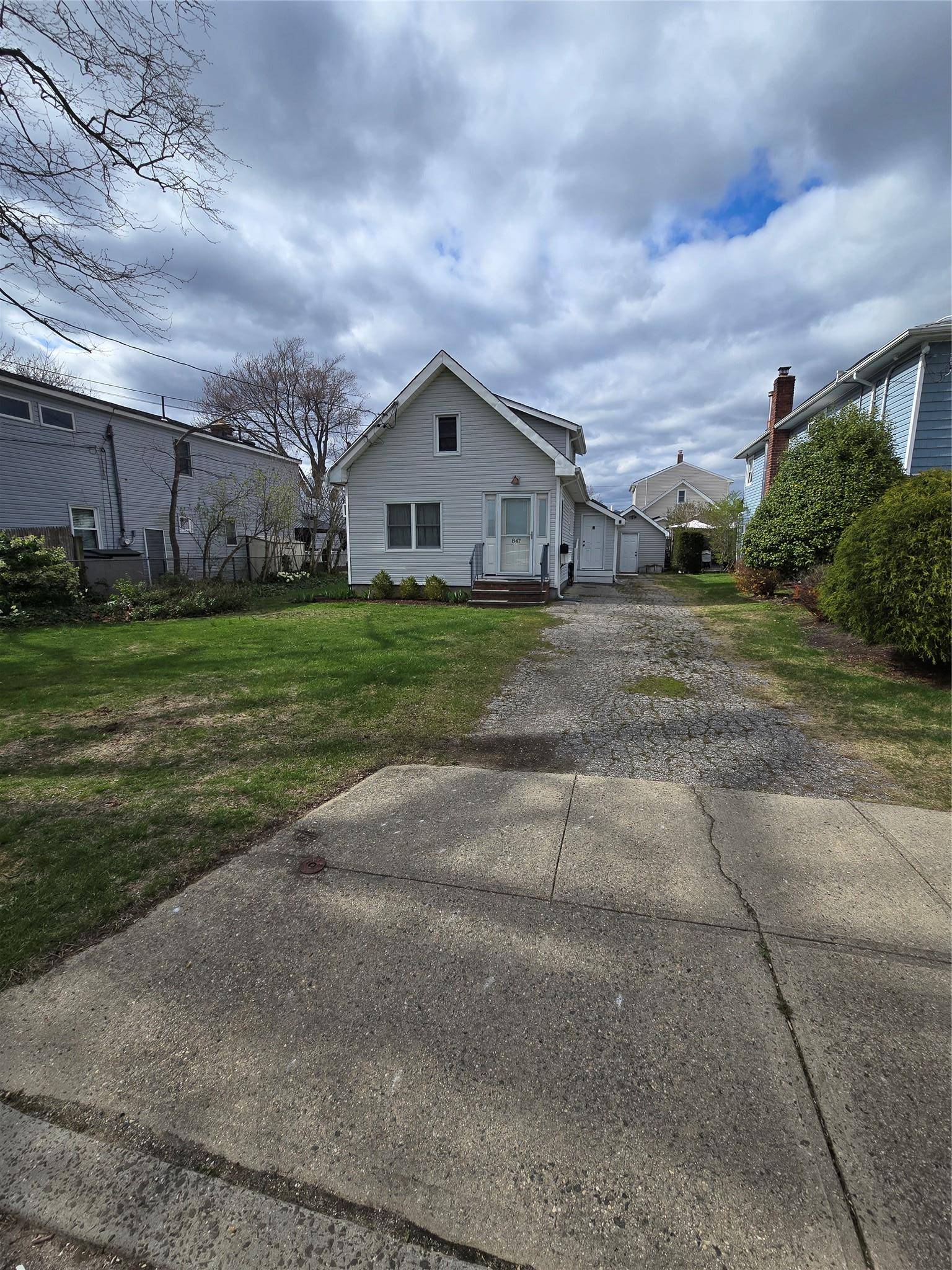 Baldwin Harbor, NY 11510,847 McKinley ST