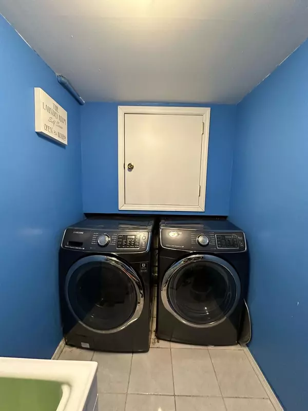 Laurelton, NY 11413,137-28 220 ST