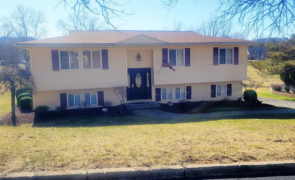 5 Larchwood DR, Goshen, NY 10924