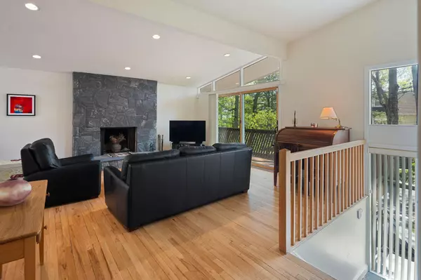 Hastings-on-hudson, NY 10706,15 Floral DR